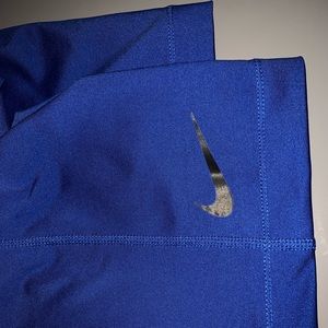 Nike Pro Crop tights size: Large